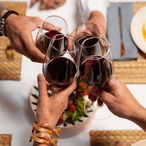 maridaje-6-delicatessen-con-6-vinos-especiales (1)